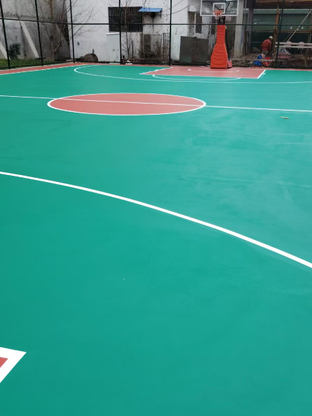 津市 球场长期使用易出现地面开裂